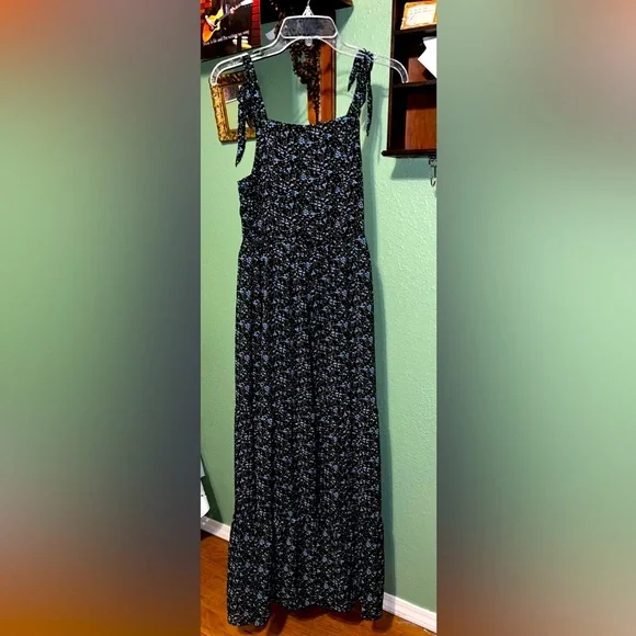 Lulu’s Glad to Meet You Black Floral Print Tie-Strap Tiered Maxi Dress sundress - Picture 5 of 10